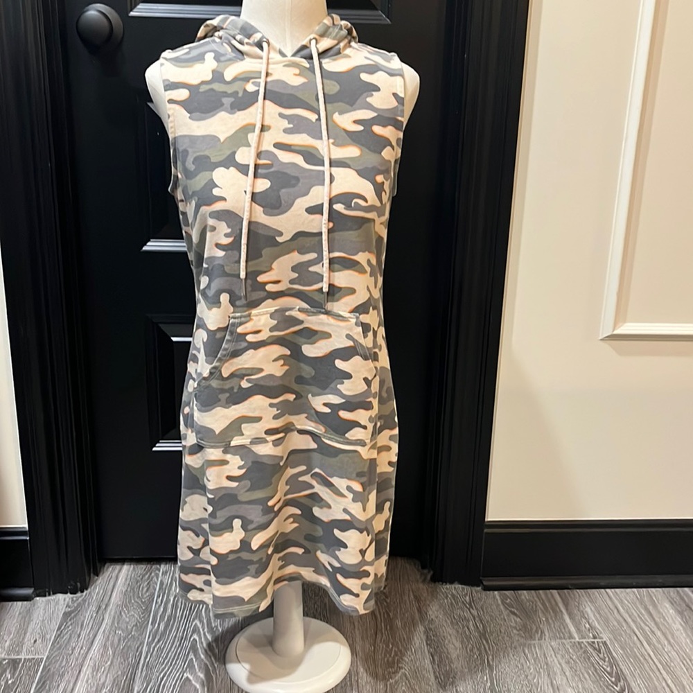 Material Girl sleeves army print dress with front pocket  and hood M